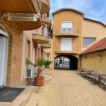 Palma 公寓式酒店 Nyírbátor